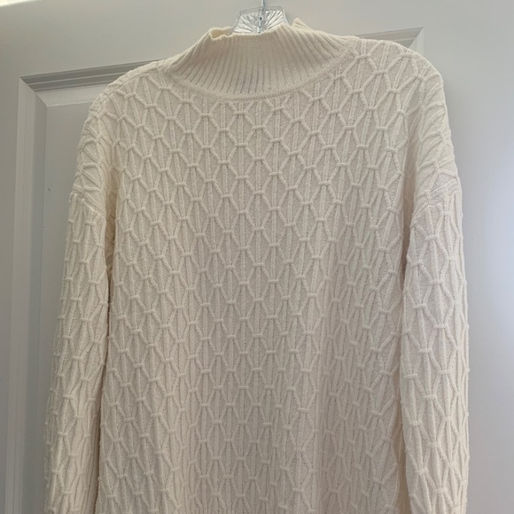 Vince Canute white cotton sweater with side slits. - Picture 1 of 5